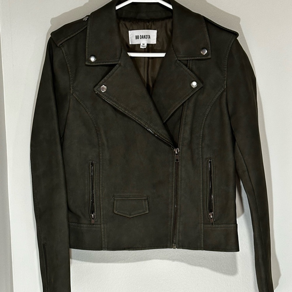 BB Dakota Women's Olive Jacket. Size M.